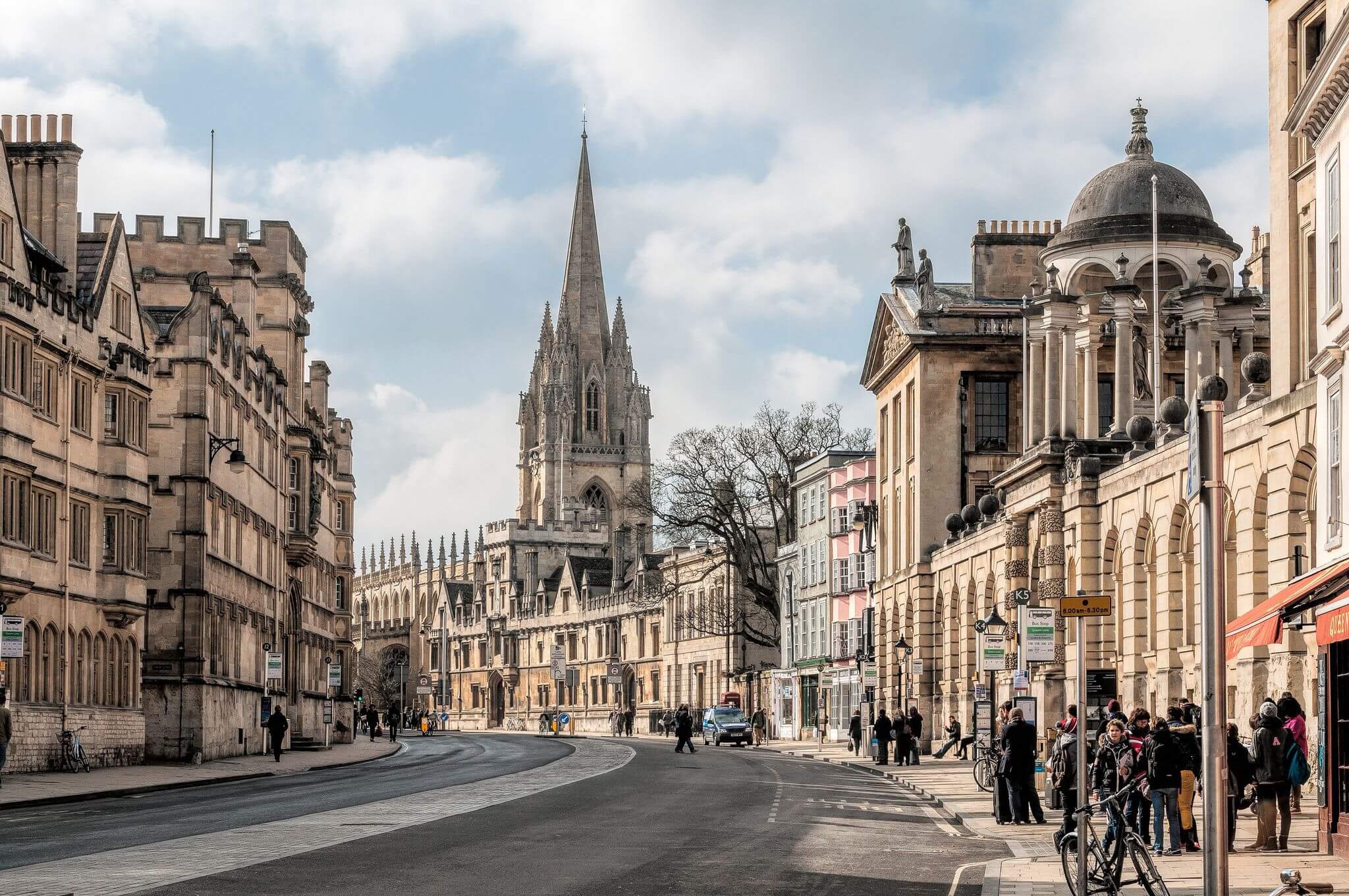 High street. Хай стрит Оксфорд. Оксфорд город в Великобритании улица. Англия Оксфорд улицы. Хай стрит Великобритания.