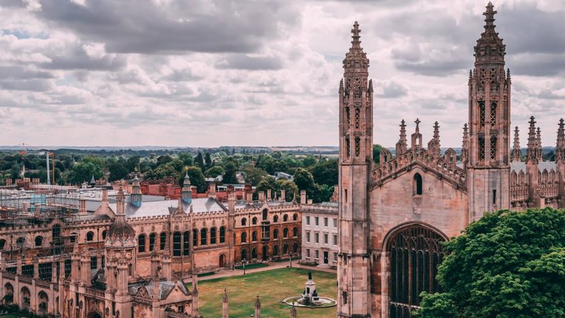 the building of Cambridge University in England