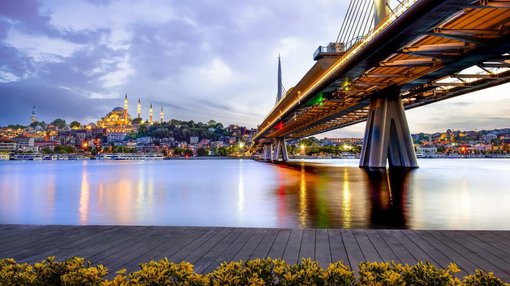 A bridge in Istanbul, Turkey.jpg