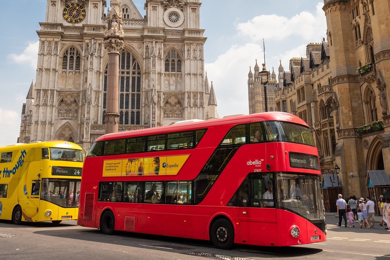 What languages do british people speak erudera
