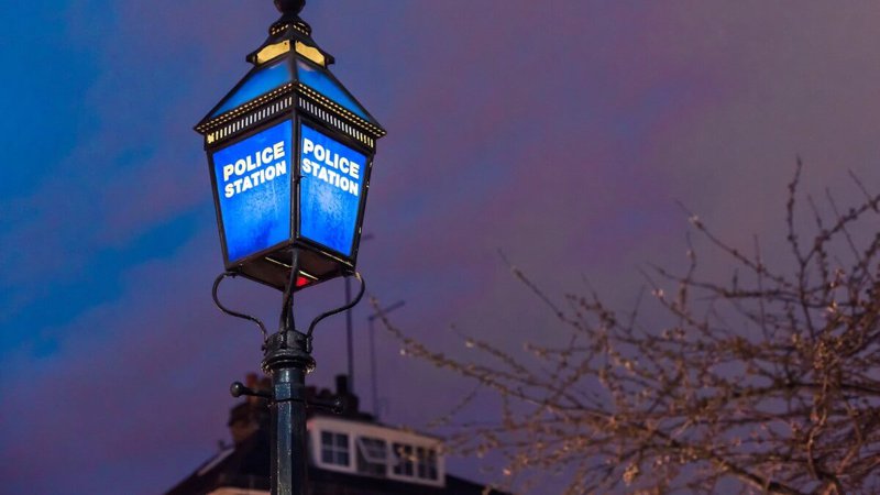 police station in London, United Kingdom.jpg